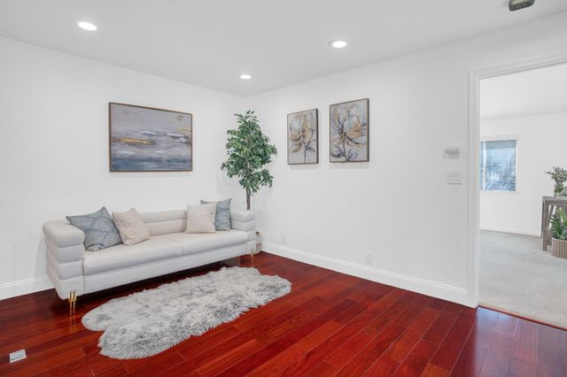 1681 Holly Cir, Pleasanton, CA 94566