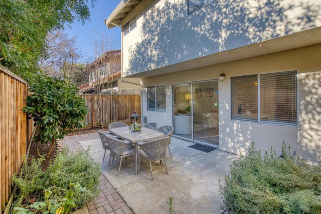 1681 Holly Cir, Pleasanton, CA 94566