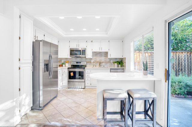 1681 Holly Cir, Pleasanton, CA 94566