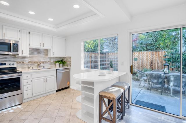 1681 Holly Cir, Pleasanton, CA 94566