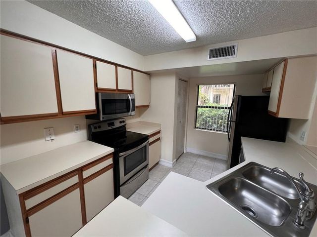 9999 Summerbreeze Drive 109, Sunrise, FL 33322