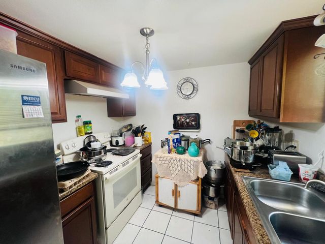 1029 E Cortland Avenue, Fresno, CA 93704