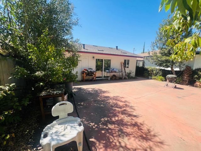 1029 E Cortland Avenue, Fresno, CA 93704