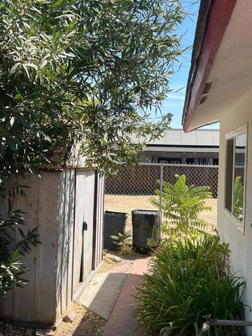 1029 E Cortland Avenue, Fresno, CA 93704
