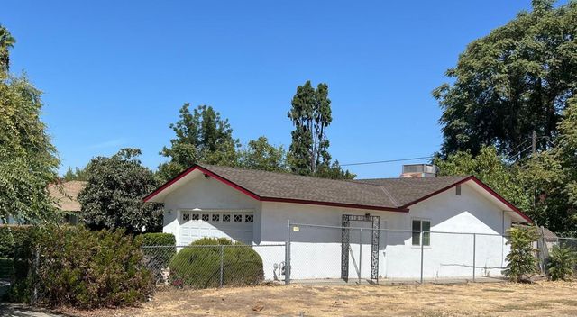 1029 E Cortland Avenue, Fresno, CA 93704