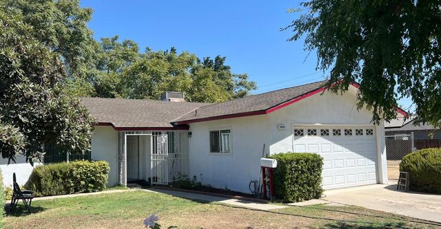 1029 E Cortland Avenue, Fresno, CA 93704