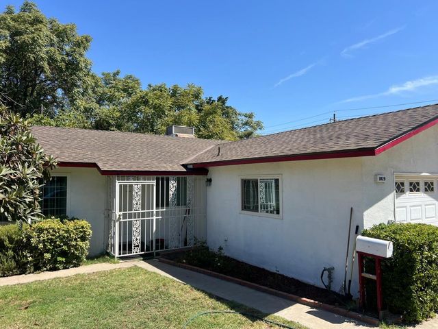 1029 E Cortland Avenue, Fresno, CA 93704