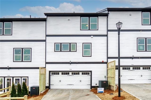 708 Mulberry Walk, Woodstock, GA 30189