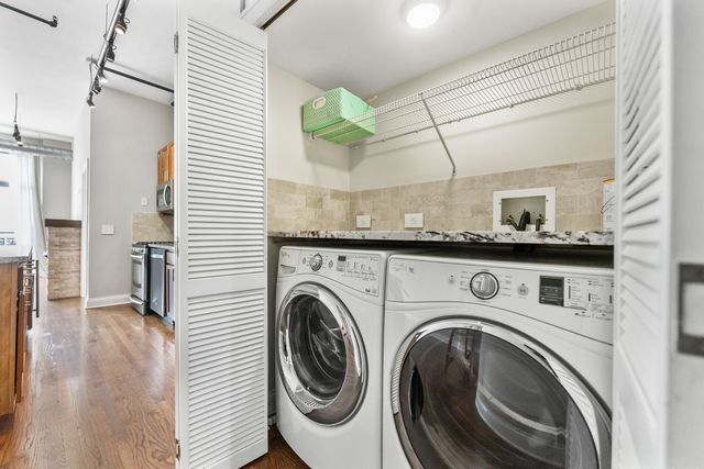 1000 W ADAMS Street 703, Chicago, IL 60607