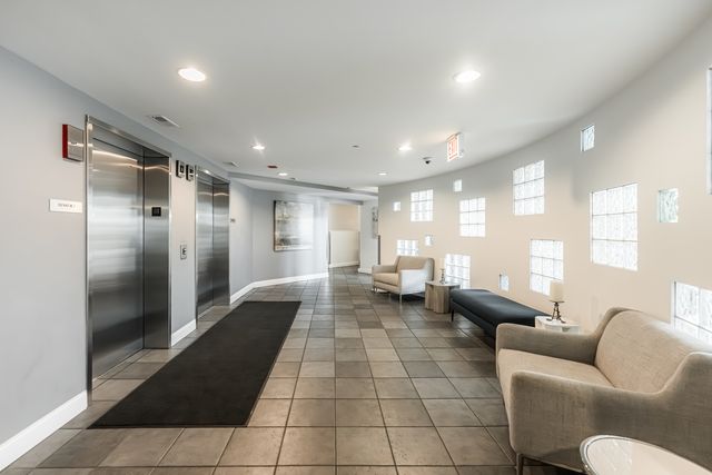 1000 W ADAMS Street 703, Chicago, IL 60607