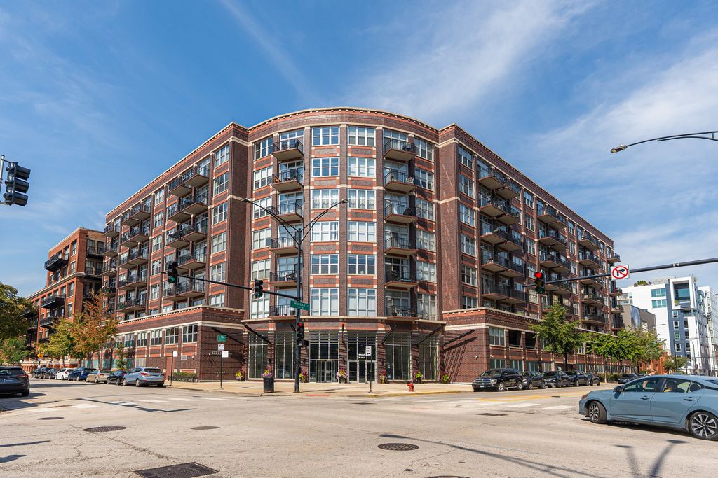 1000 W ADAMS Street 703, Chicago, IL 60607