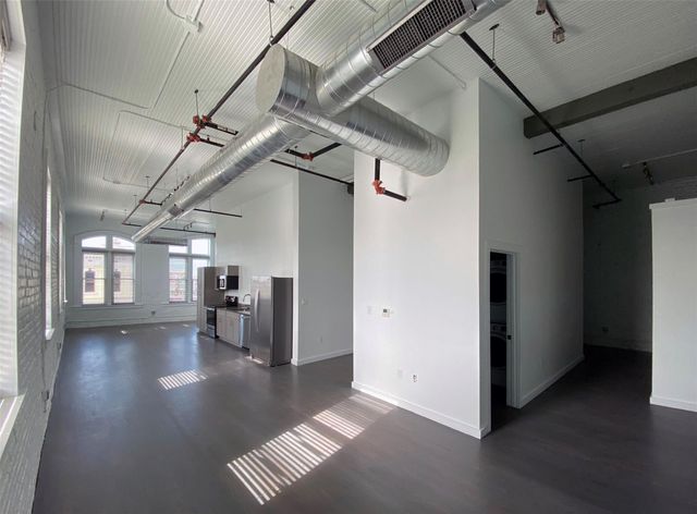 102 E 2nd ST 205, Taylor, TX 76574