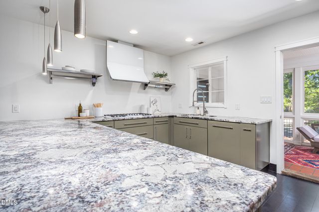 400 W Knox Street, Durham, NC 27701