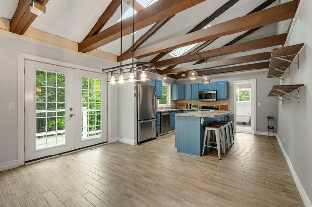 8 Cook Lane, Westford, VT 05494