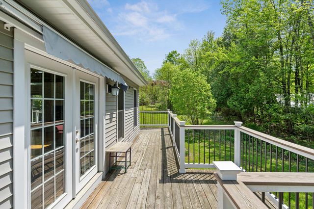 8 Cook Lane, Westford, VT 05494