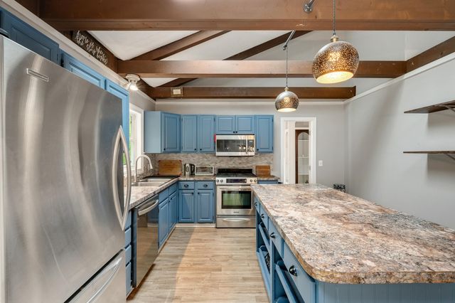 8 Cook Lane, Westford, VT 05494