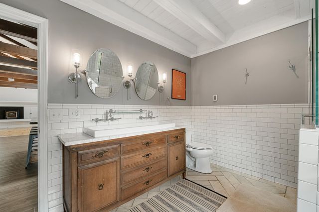 8 Cook Lane, Westford, VT 05494