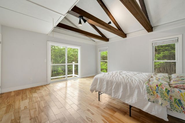 8 Cook Lane, Westford, VT 05494