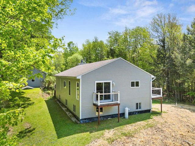 8 Cook Lane, Westford, VT 05494