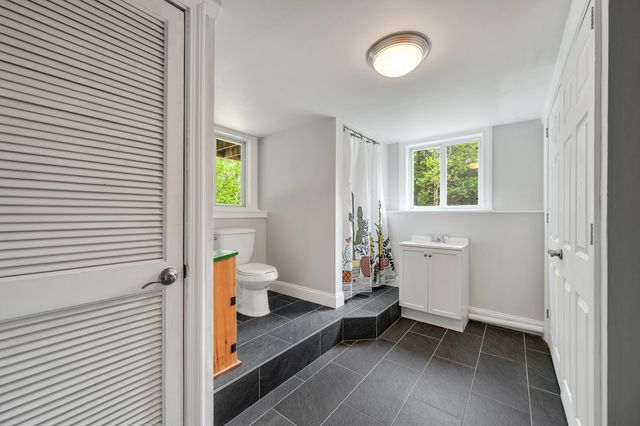 8 Cook Lane, Westford, VT 05494