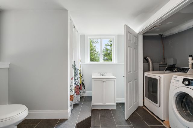 8 Cook Lane, Westford, VT 05494