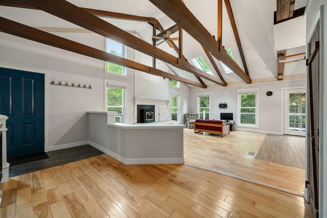 8 Cook Lane, Westford, VT 05494