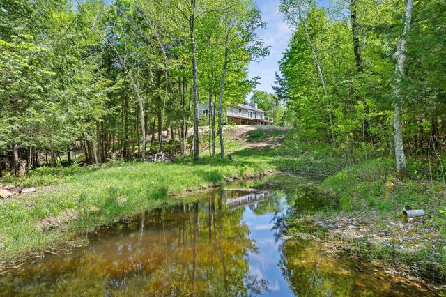 8 Cook Lane, Westford, VT 05494