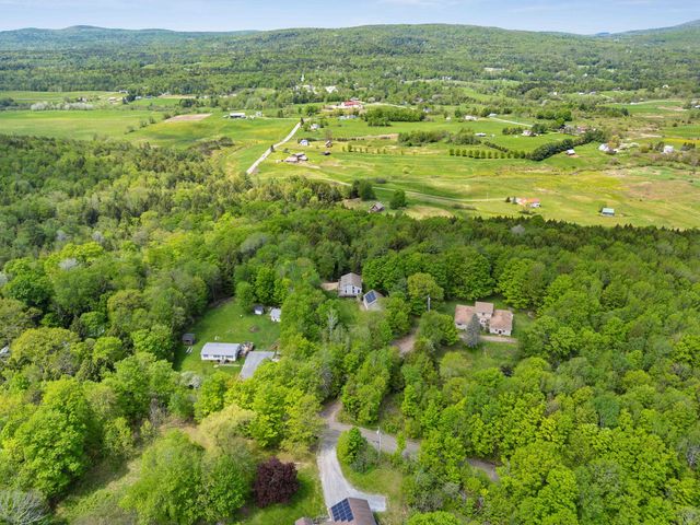 8 Cook Lane, Westford, VT 05494