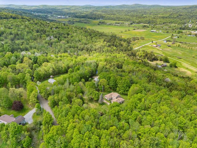 8 Cook Lane, Westford, VT 05494
