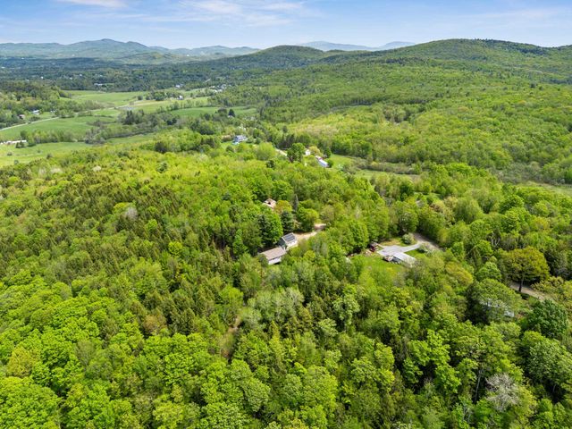 8 Cook Lane, Westford, VT 05494