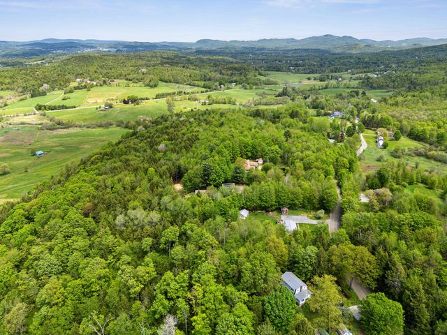 8 Cook Lane, Westford, VT 05494