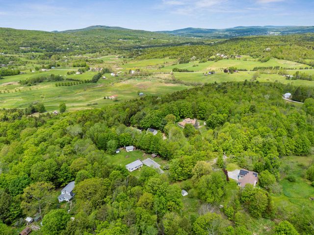 8 Cook Lane, Westford, VT 05494