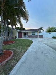 1063 Concert Way, Royal Palm Beach, FL 33411