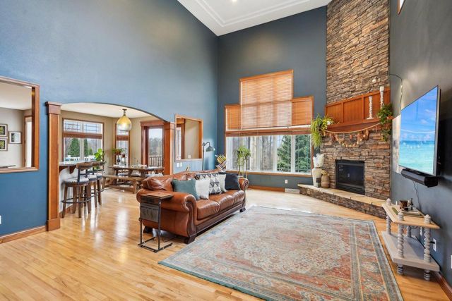 1310 Hanover Court, Waunakee, WI 53597
