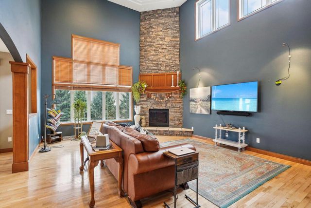 1310 Hanover Court, Waunakee, WI 53597