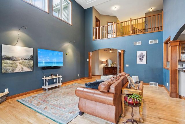 1310 Hanover Court, Waunakee, WI 53597
