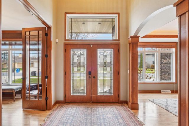 1310 Hanover Court, Waunakee, WI 53597