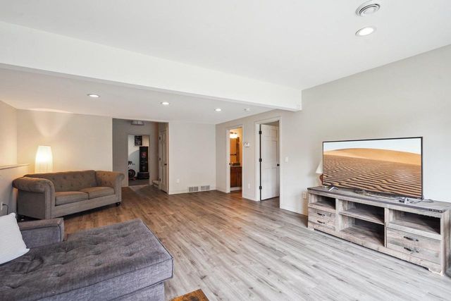 1310 Hanover Court, Waunakee, WI 53597
