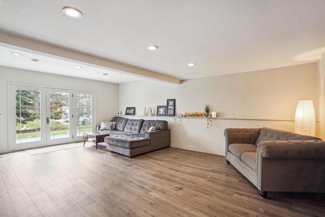 1310 Hanover Court, Waunakee, WI 53597