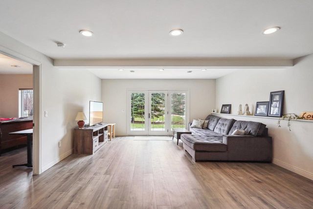1310 Hanover Court, Waunakee, WI 53597