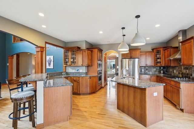 1310 Hanover Court, Waunakee, WI 53597