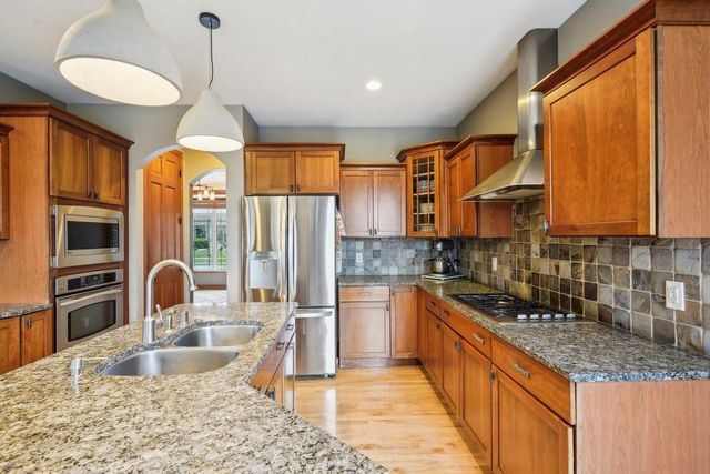 1310 Hanover Court, Waunakee, WI 53597