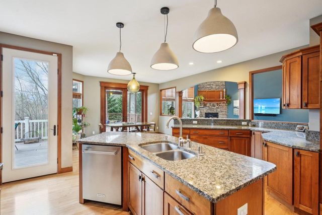 1310 Hanover Court, Waunakee, WI 53597