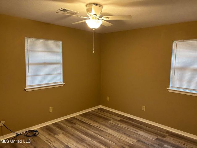 100 Morris Noble Road, Ocean Springs, MS 39564