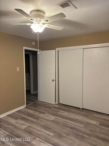 100 Morris Noble Road, Ocean Springs, MS 39564