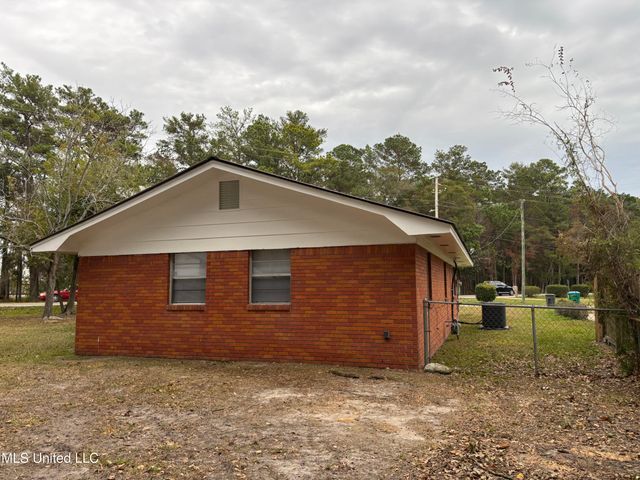 100 Morris Noble Road, Ocean Springs, MS 39564