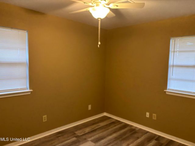 100 Morris Noble Road, Ocean Springs, MS 39564