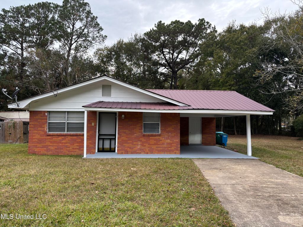 100 Morris Noble Road, Ocean Springs, MS 39564