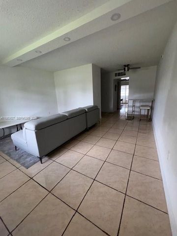 70 NE 202nd Terrace T12, Miami Gardens, FL 33179