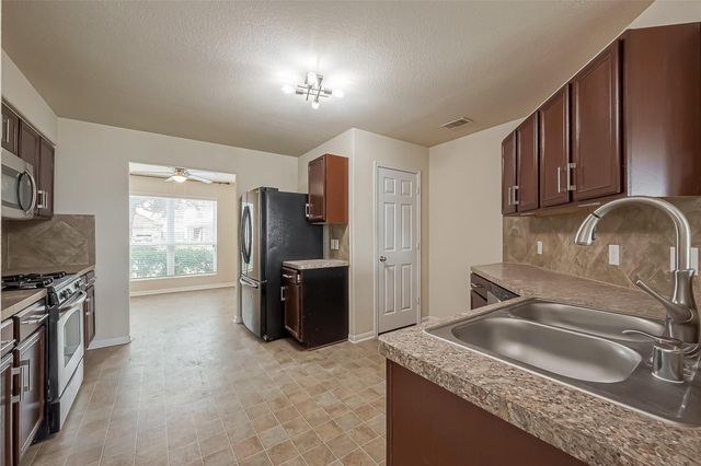13510 Dahlia Green Way, Houston, TX 77038